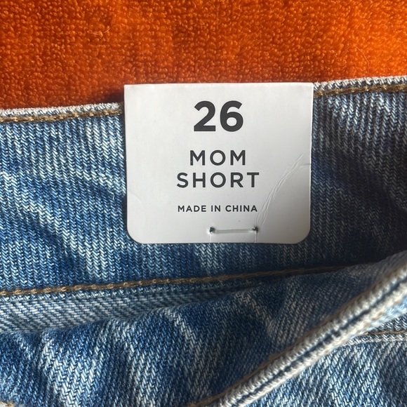 Two Tone Mom Short - Picture 2 of 5